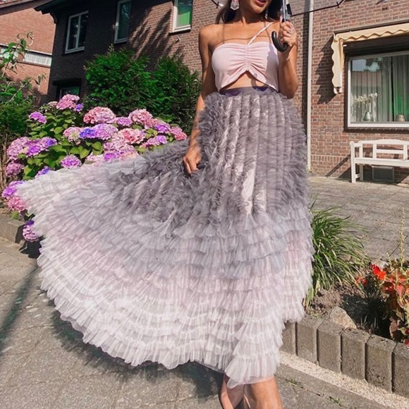 Chicwish Gradient Tiered Ruffle Mesh Tulle Maxi Skirt - Picture 3 of 5